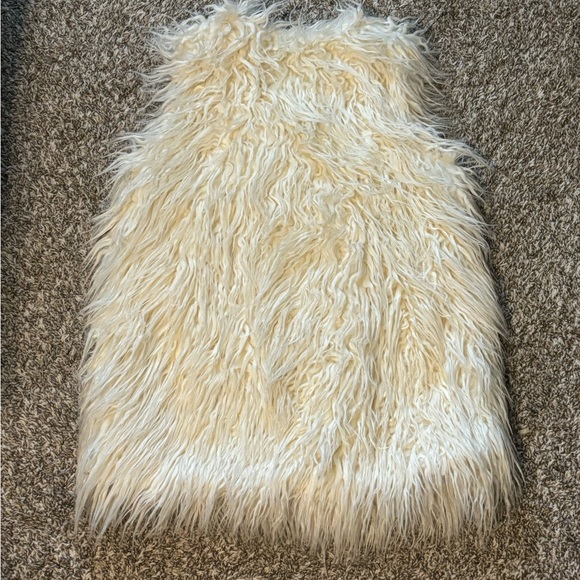 Vest - Picture 3 of 4